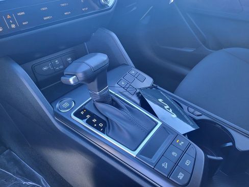 New 2026 Kia Sportage LX image 21
