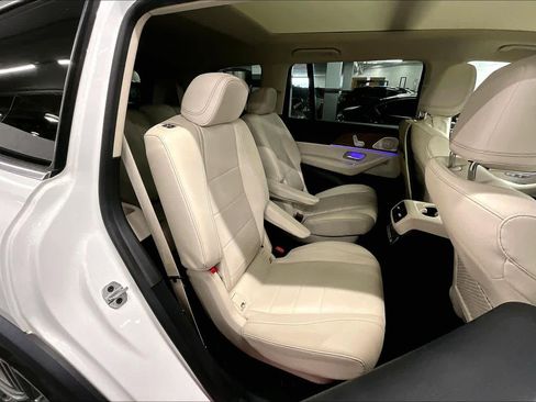 Used 2024 Mercedes-Benz GLS 450 4MATIC image 21