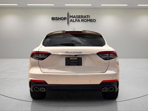 Used 2022 Maserati Levante Modena AWD/4WD image 5