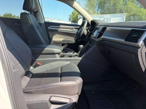 Used 2022 Volkswagen Atlas SE w/ Panoramic Sunroof Package FWD image 19