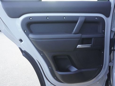 New 2026 Land Rover Defender 110 X-Dynamic SE image 28