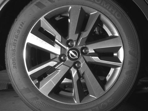 Used 2025 Nissan Versa SV image 15