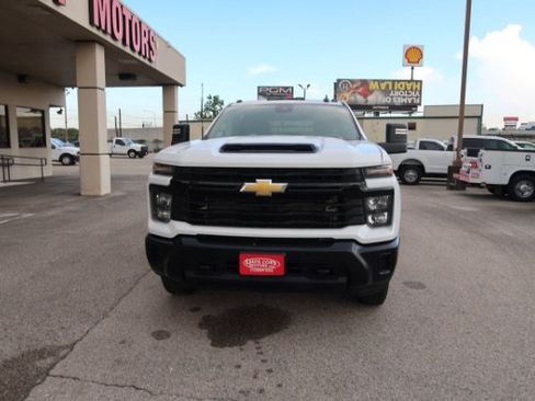 Used 2025 Chevrolet Silverado 3500 W/T w/ WT Convenience Package AWD/4WD image 2