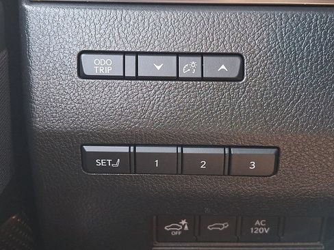 Used 2024 Lexus GX 550 w/ Accessory Package (2T) AWD/4WD image 27