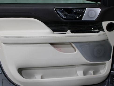 Used 2022 Lincoln Navigator L Black Label image 4