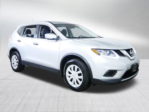Used 2016 Nissan Rogue S image 1