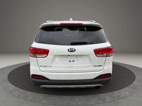 Used 2018 Kia Sorento EX FWD image 4
