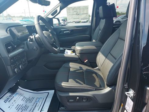 New 2026 Chevrolet Suburban High Country AWD/4WD image 13