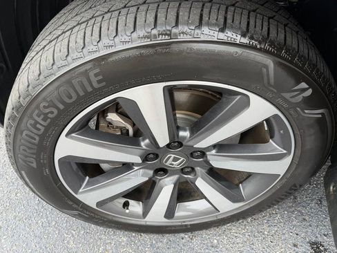 Used 2023 Honda Pilot Touring image 29