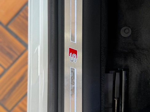 Used 2023 Audi S8 w/ S8 Comfort Plus Package image 39