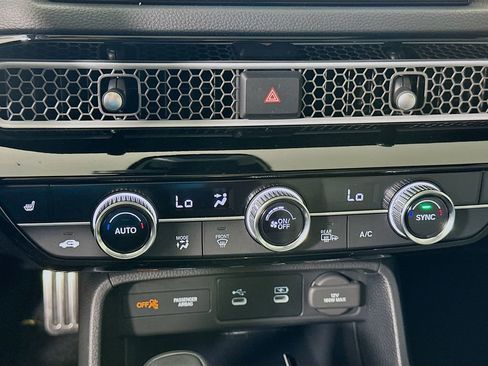 Certified 2025 Honda Civic Sport Touring image 16