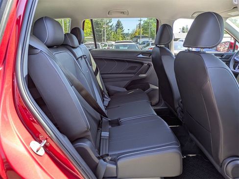 Certified 2023 Volkswagen Tiguan SE image 30