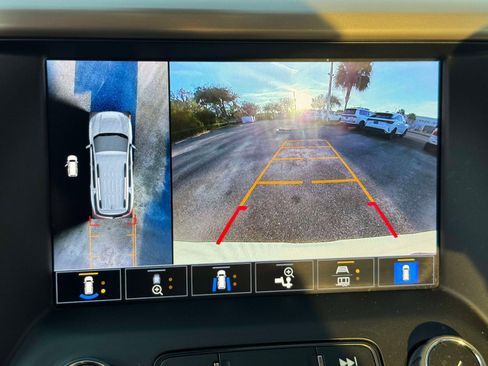 Used 2023 GMC Acadia Denali w/ Denali Technology Package image 25