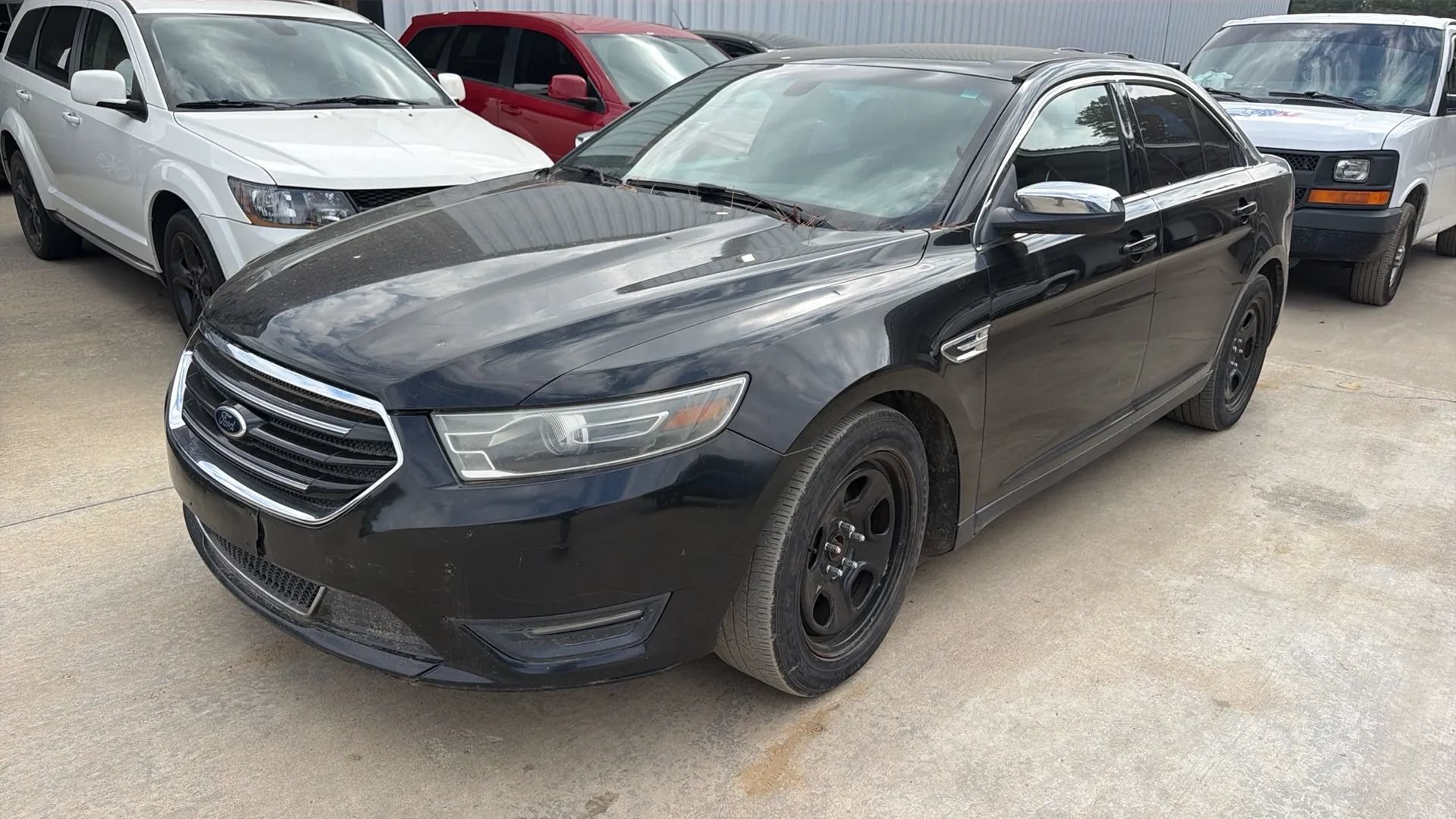 Used 2015 Ford Taurus Limited FWD image 1