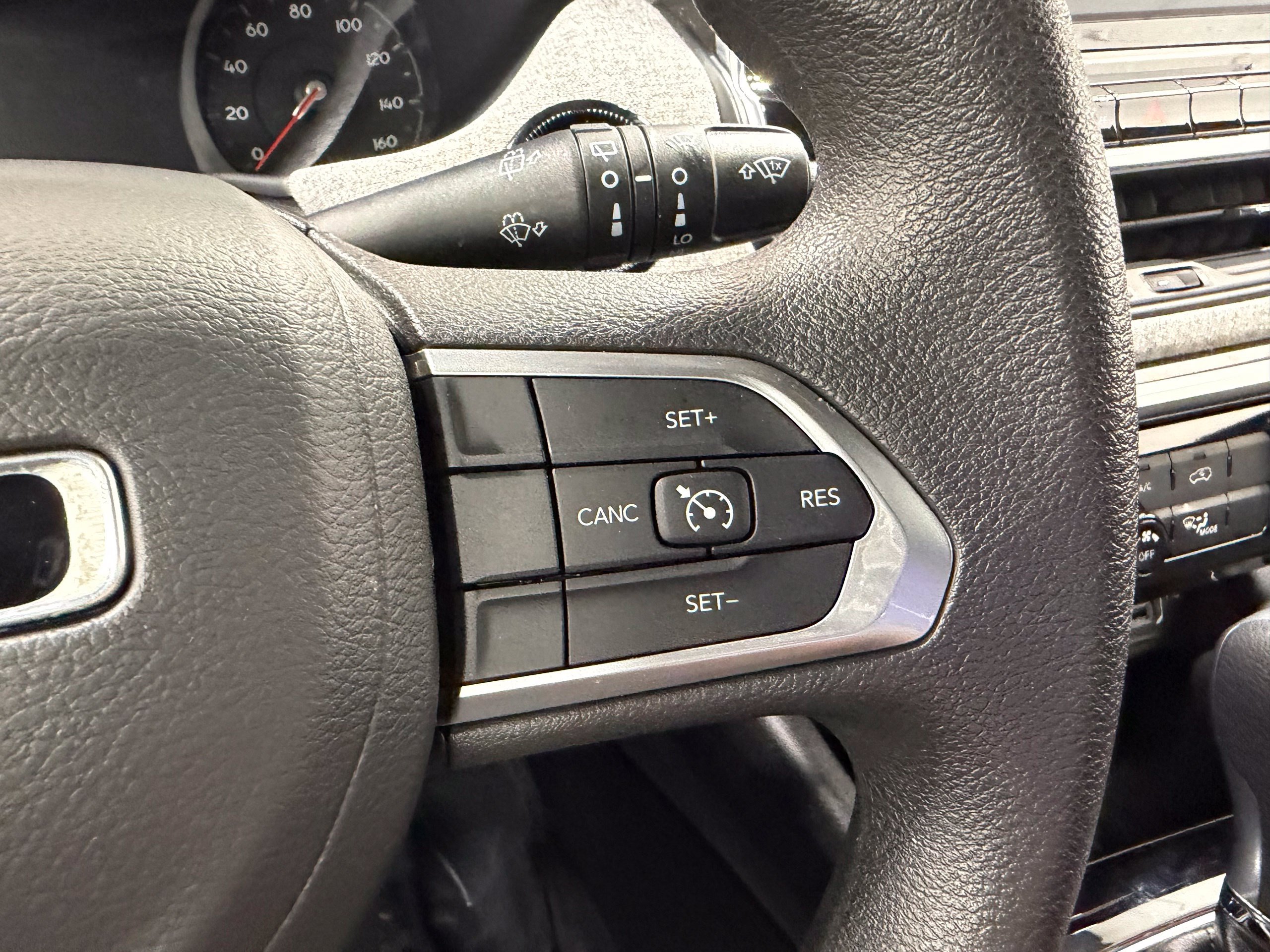 Used 2025 Jeep Compass Sport AWD/4WD image 36