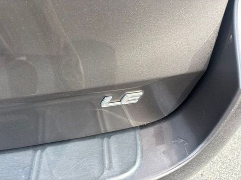 Used 2012 Toyota Sienna LE FWD image 10