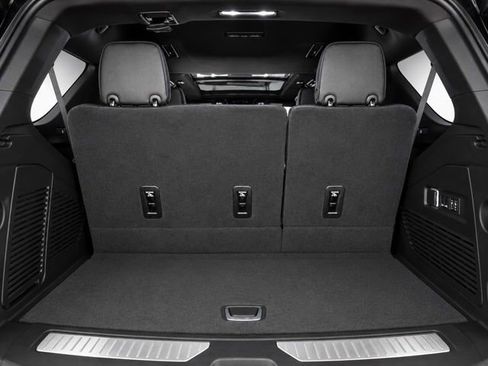 Used 2026 GMC Yukon Denali w/ Sun & Power Step Package AWD/4WD image 10