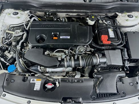 Used 2018 Honda Accord Sport image 31