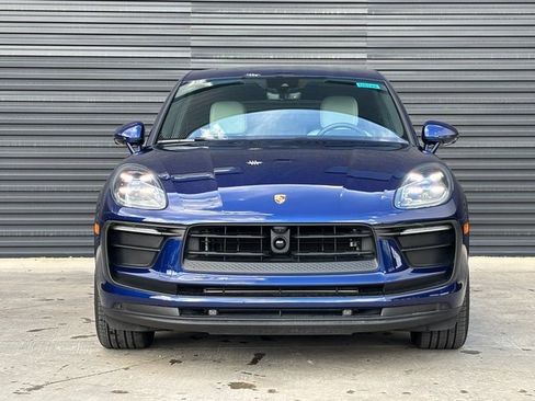 Certified 2025 Porsche Macan image 10