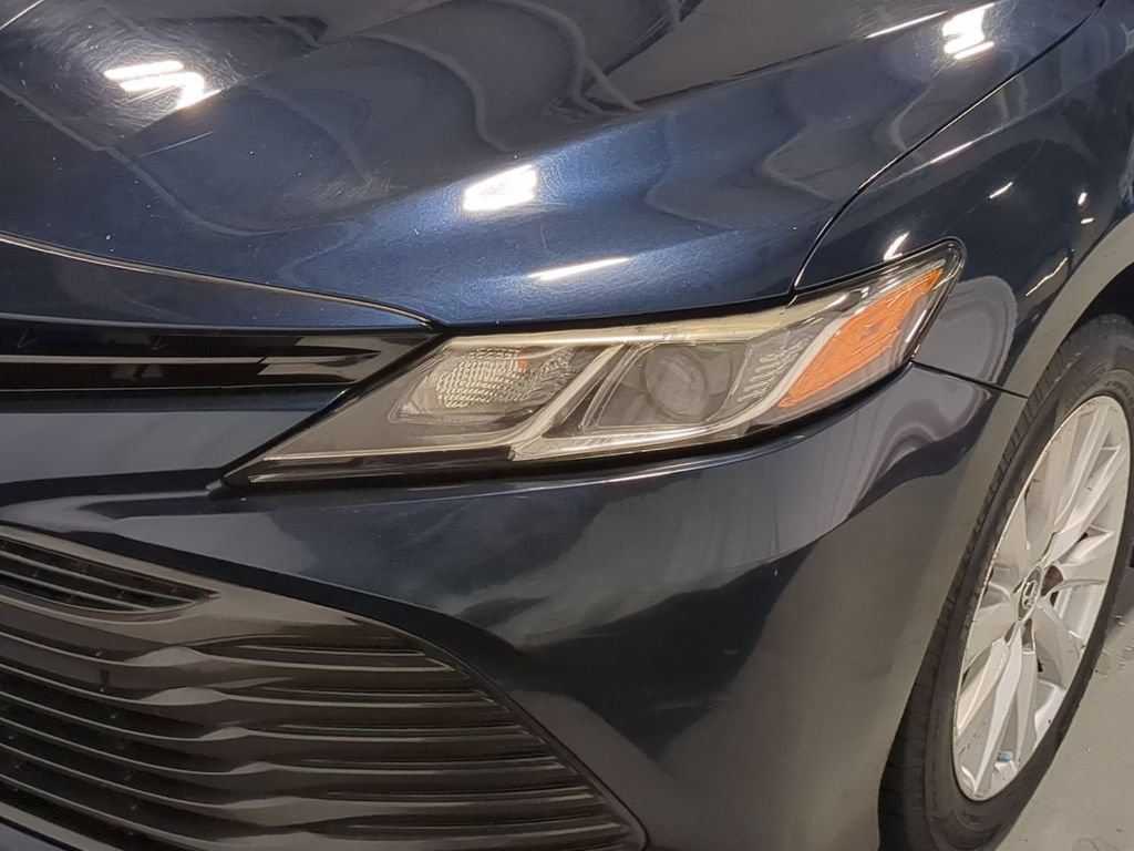 Used 2019 Toyota Camry LE FWD image 14