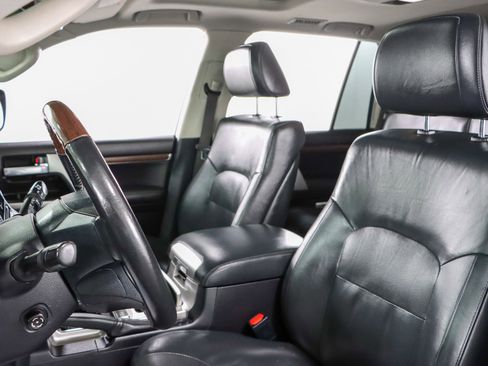 Used 2019 Toyota Land Cruiser image 25