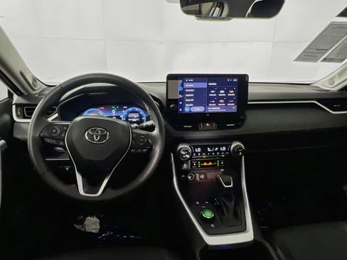 Used 2025 Toyota RAV4 Limited AWD/4WD image 30