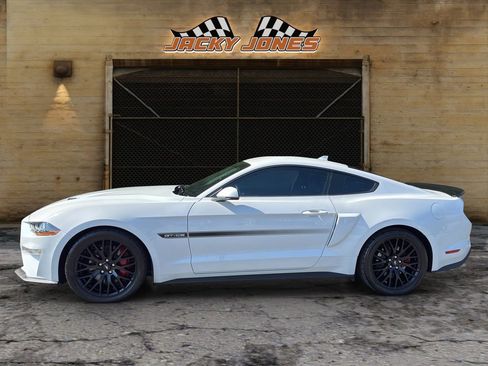 Used 2020 Ford Mustang GT Premium w/ California Special Package RWD image 3