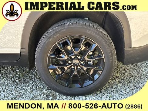New 2026 Chevrolet Traverse LT w/ Midnight/Sport Edition FWD image 8