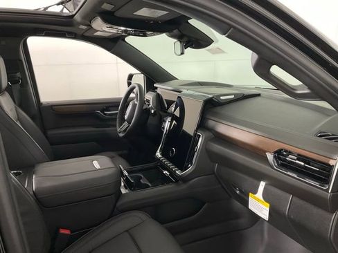 New 2026 GMC Yukon XL Denali w/ Sun & Power Step Package AWD/4WD image 31