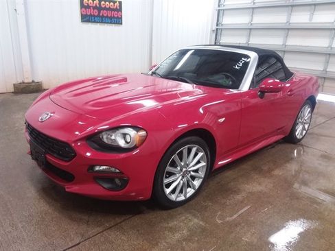 Used 2018 FIAT 124 Spider Lusso RWD image 4