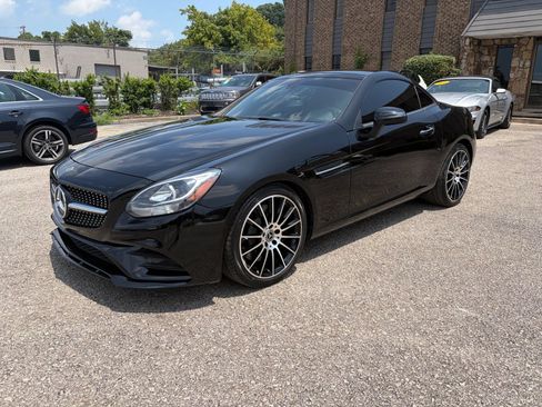 Used 2019 Mercedes-Benz SLC 300 image 1