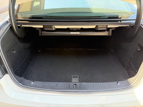 Used 2013 Mercedes-Benz E 350 Sedan image 22