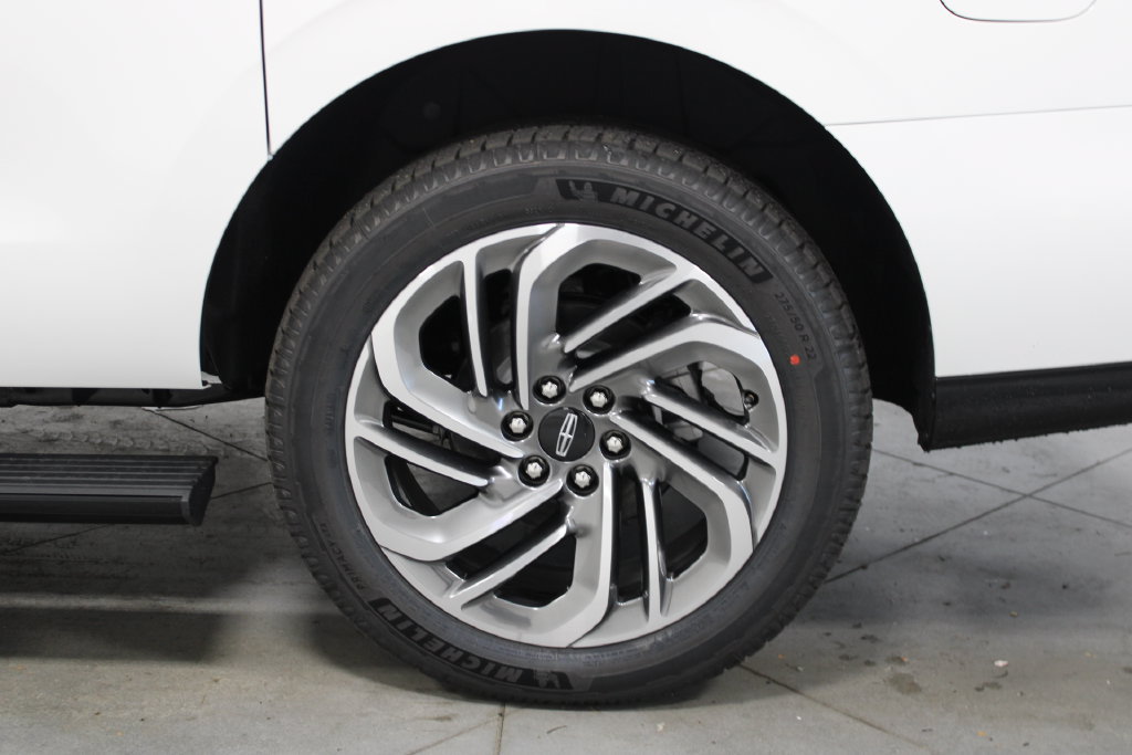 New 2027 Lincoln Navigator L Reserve AWD/4WD image 16
