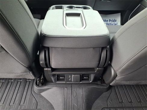 Used 2024 GMC Sierra 1500 SLE image 16