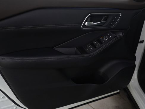 Used 2023 Nissan Rogue Platinum w/ Platinum Premium Package image 23