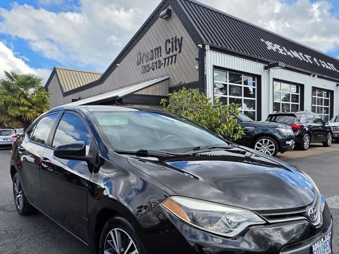 Used 2016 Toyota Corolla LE image 1