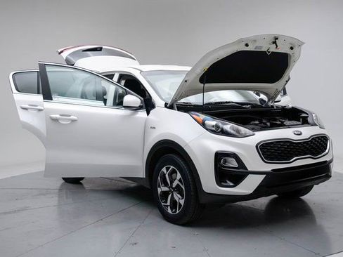 Used 2022 Kia Sportage LX image 15