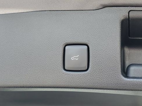Certified 2023 Ford Escape Active AWD/4WD image 9