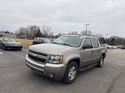 Used 2008 Chevrolet Avalanche LS image 3