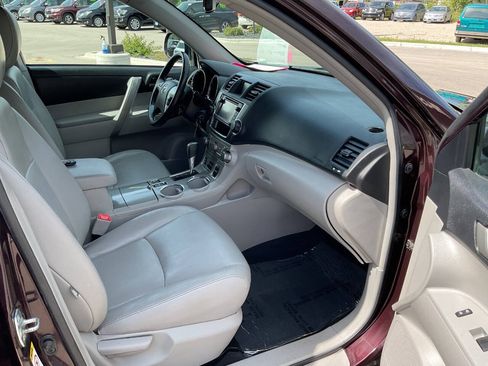 Used 2013 Toyota Highlander SE AWD/4WD image 41