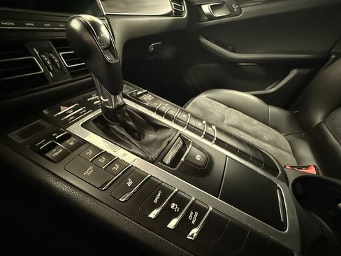 Used 2019 Porsche Macan image 23