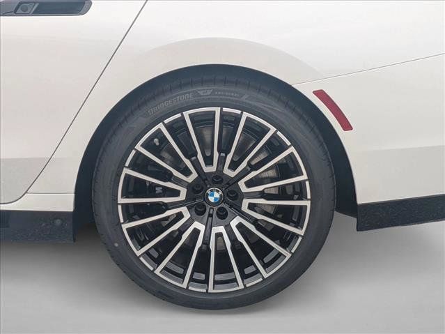 New 2026 BMW 760i xDrive w/ Executive Package AWD/4WD image 9