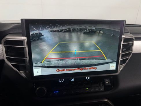 Used 2025 Toyota Tundra Limited AWD/4WD image 13