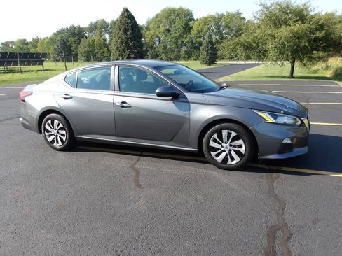 Used 2019 Nissan Altima 2.5 S FWD image 9
