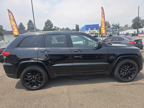 Used 2021 Jeep Grand Cherokee Laredo X AWD/4WD image 13
