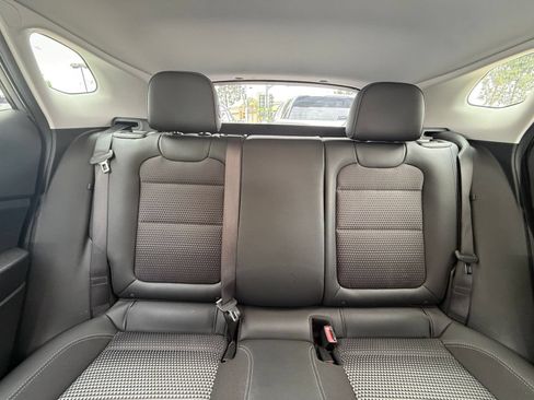 Used 2025 Chevrolet Trax LT FWD image 36