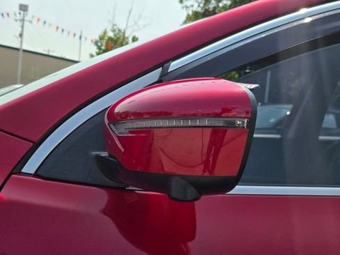 Used 2018 Nissan Rogue Sport SL FWD image 19