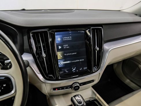 Used 2019 Volvo S60 T5 Momentum w/ Premium Package image 29