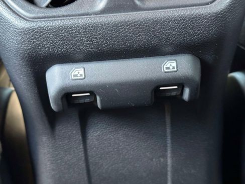 Used 2023 Jeep Gladiator Sport AWD/4WD image 11