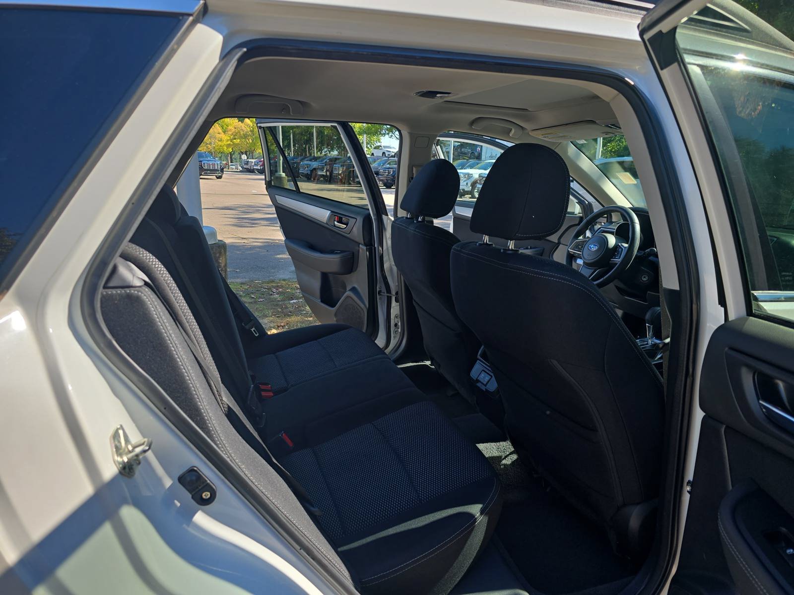 Used 2019 Subaru Outback 2.5i Premium AWD/4WD image 11